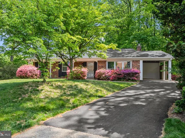 4205 Breezewood Ln, Annandale, VA 22003