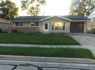 412 Arnold Ave, Romeoville, IL 60446