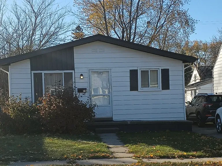 74 E Longfellow Ave — Photo 1