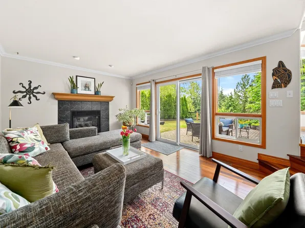 1070 Glacier View Dr, Squamish, BC V8B 0P8