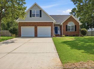 106 Timber Ridge Dr, Raeford, NC 28376