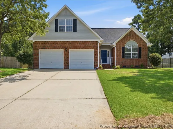 106 Timber Ridge Dr, Raeford, NC 28376