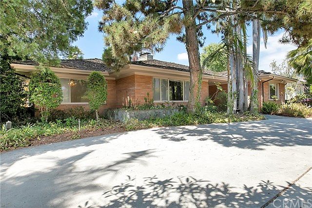 1st image of 301 Harvard Dr