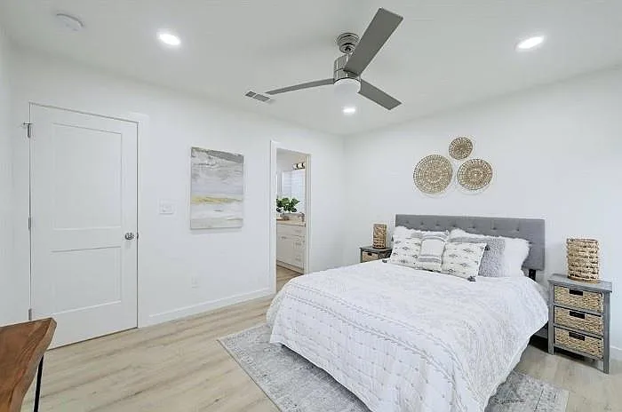 11403 Leander St — Photo 15