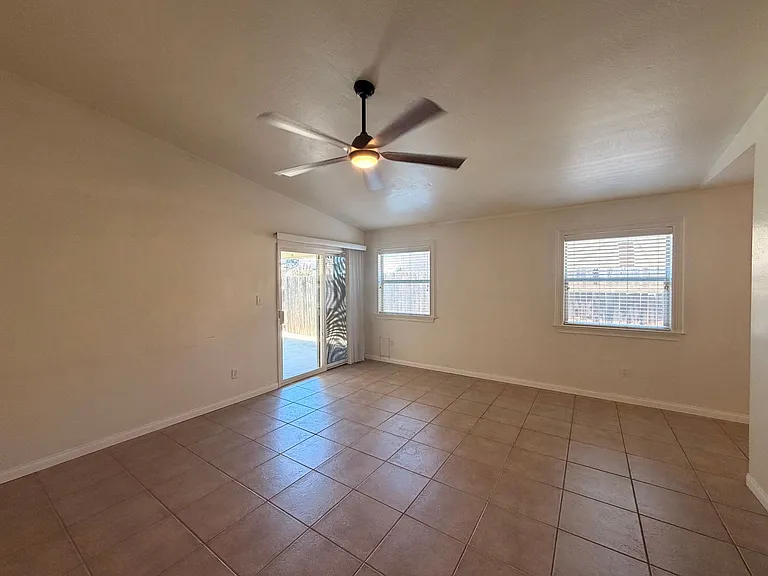 4315 Range Dr — Photo 2