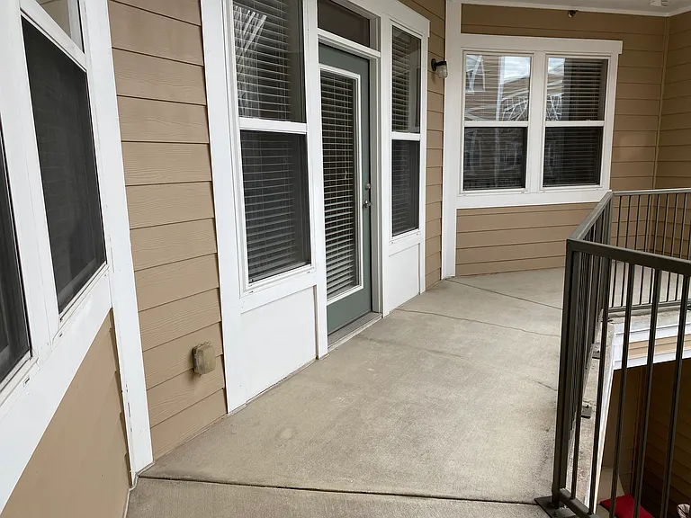 3000 Vanderbilt Pl #320 — Photo 32