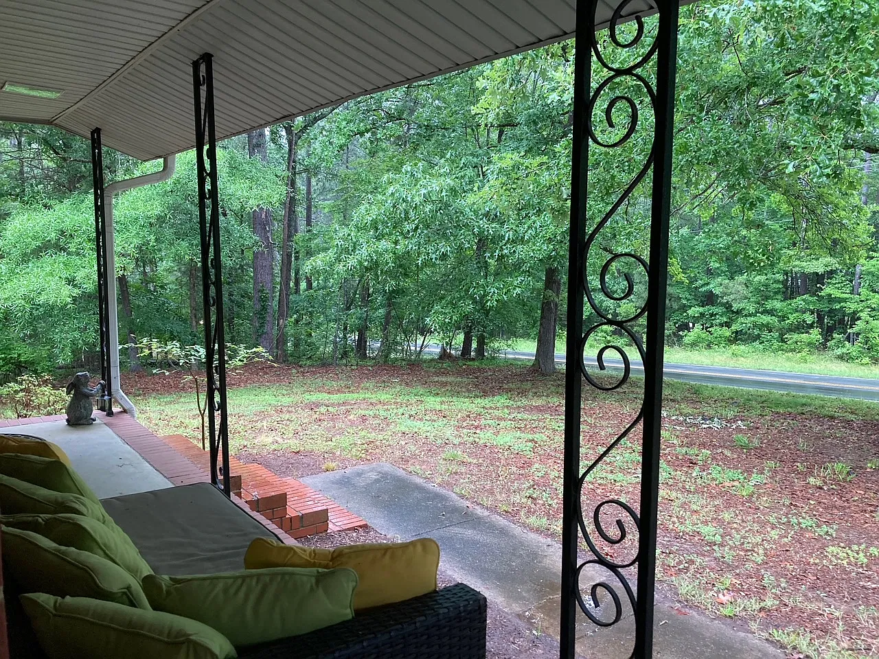 3 bed, 1120 sqft, $2,000 — Photo 3