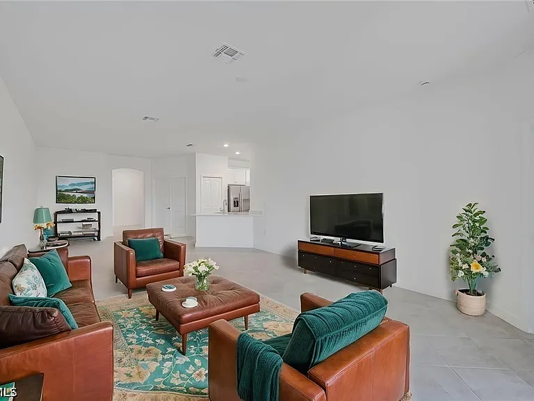 20601 Hazelnut Ct — Photo 5