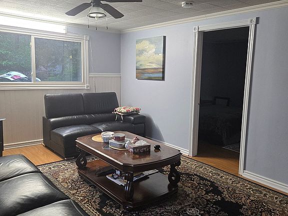 4th image of 15 Poplar Cres