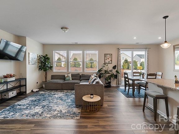 3rd image of 6507 Georgia Oak Rd