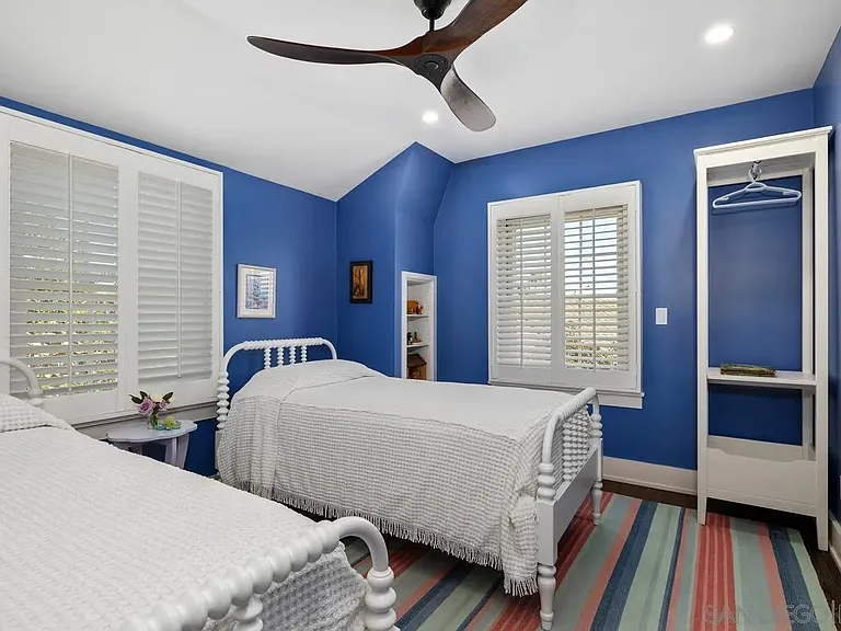 532 Marina Ave — Photo 28