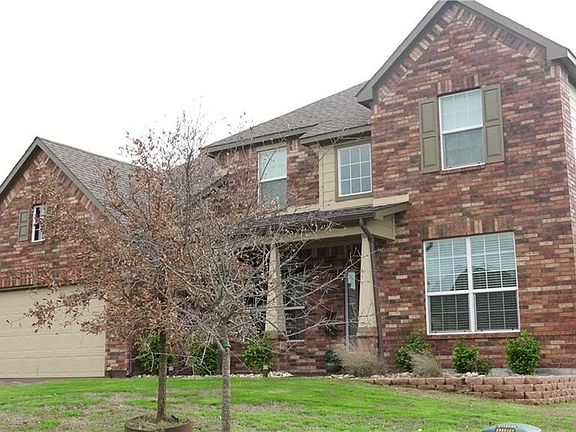 5th image of 838 Olive Ln