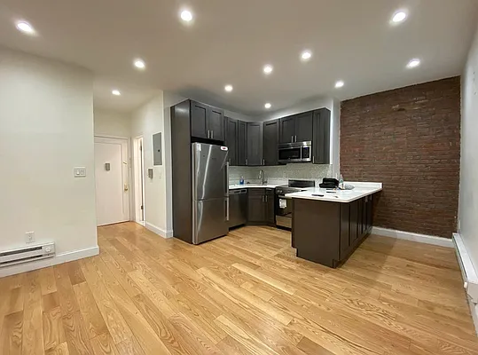 Rented by Urban Real Estate Property Group Inc | media 1