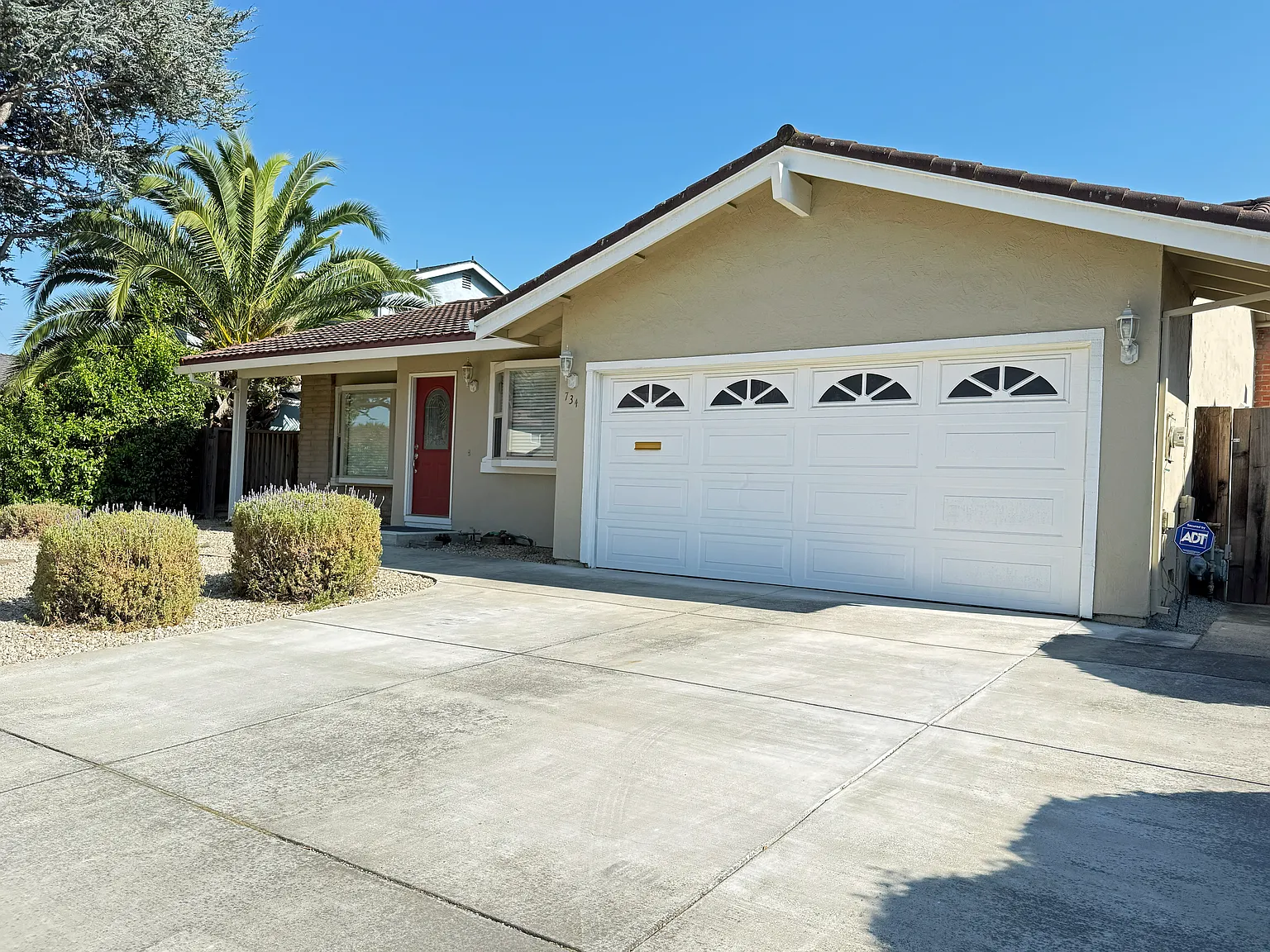 3 bed, 1642 sqft, $5,000 — Photo 2