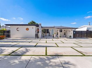 700 W 51st Pl, Hialeah, FL 33012