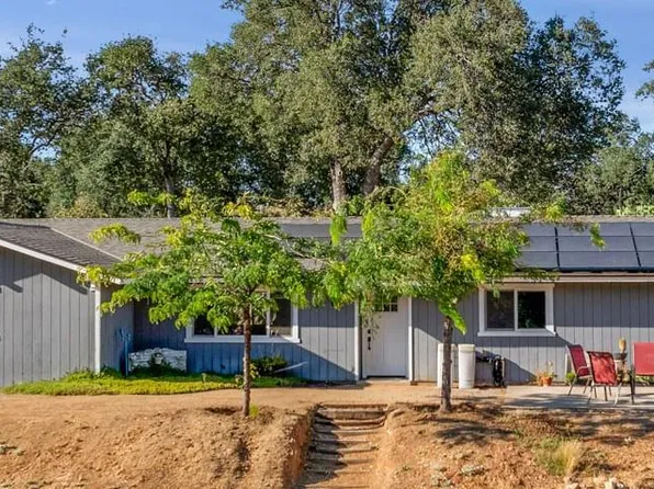 27762 Twin Ponds Rd, Clovis, CA 93619