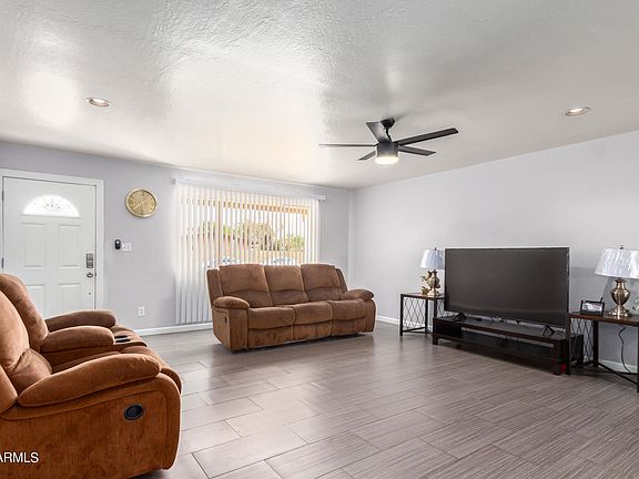 4th image of 742 S San Jose
