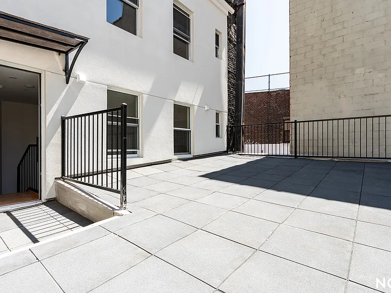129 Graham Ave #3R — Photo 18
