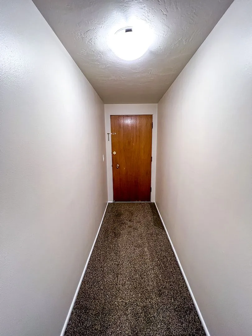 IRO Apartments — Photo 4