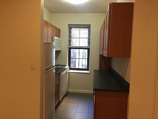 2nd image of 205 W 15th St APT 6B