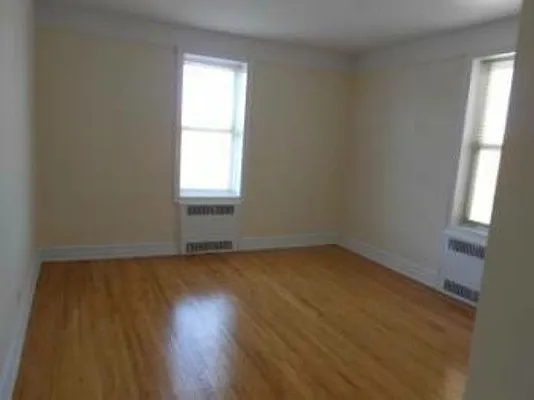 Rented by Leonidas Realty | media 12