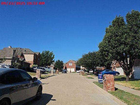 Exterior Neighborhood (street photo)