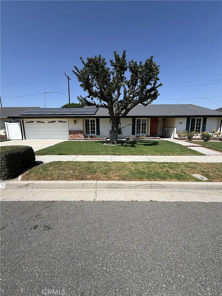 4 bed, 1426 sqft, $5,200 — Photo 3