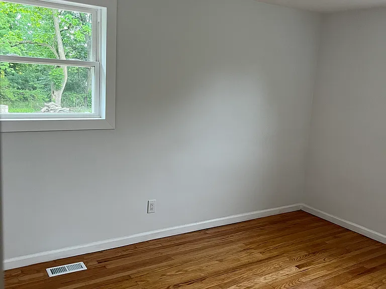 436 Ryders Ln — Photo 7