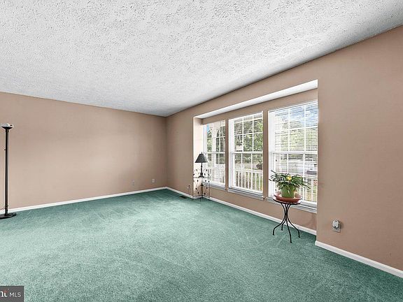 4th image of 11 Sweetgum Ct