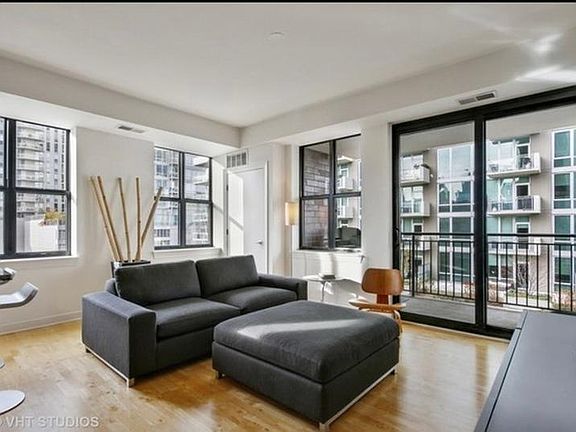 3rd image of 451 W Huron St Unit 712