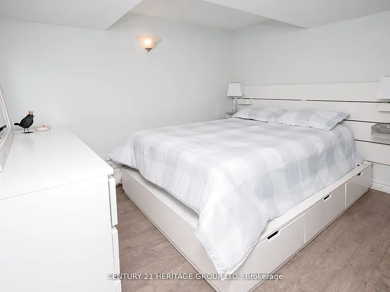 16 Lisburn Cres #BASEMENT — Photo 12
