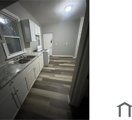 5th image of 3180 W 90th St