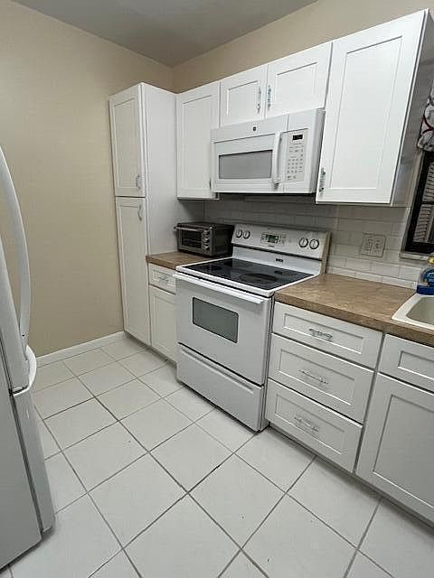 4054 N Pine Island Road #1a