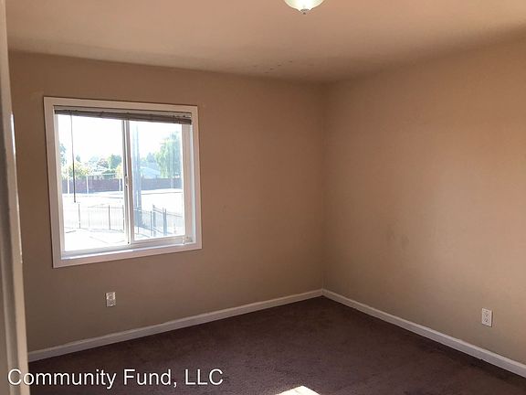 3rd image of 2577 21st St