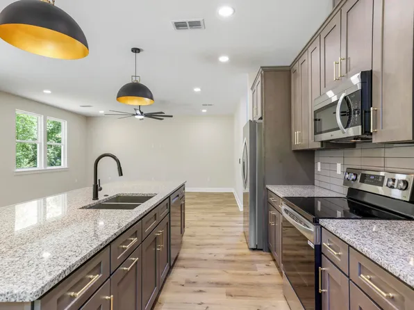 933 Cap Tram Rd, Tallahassee, FL 32317