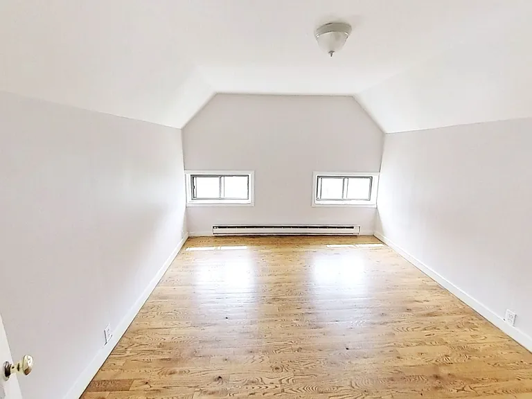 439 Meigs St #5 — Photo 2