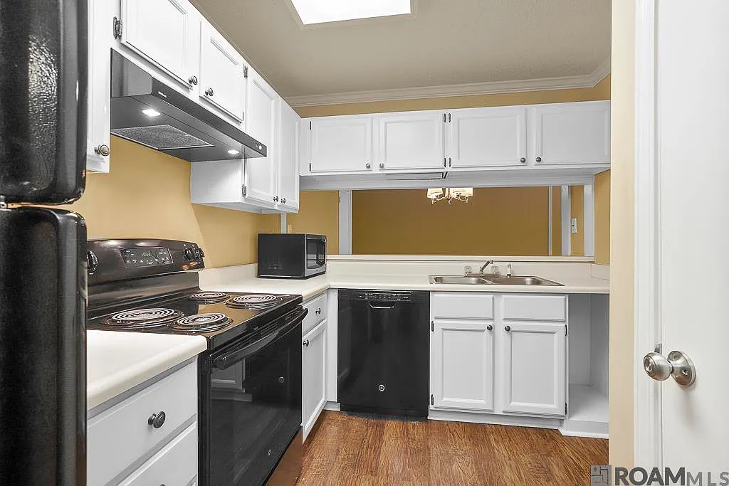 3 bed, 1402 sqft, $1,650 — Photo 4
