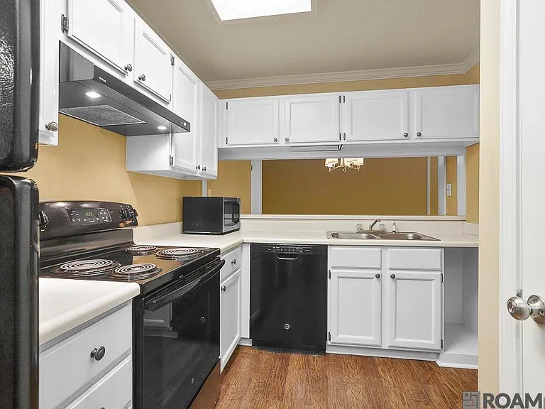 8500 Bluebonnet Blvd #22 — Photo 4
