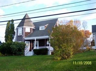 4 Crescent St, Kingston, MA 02364