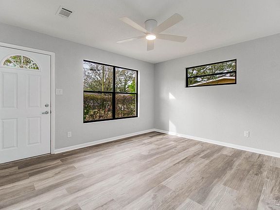 3rd image of 914 Clearview Ave