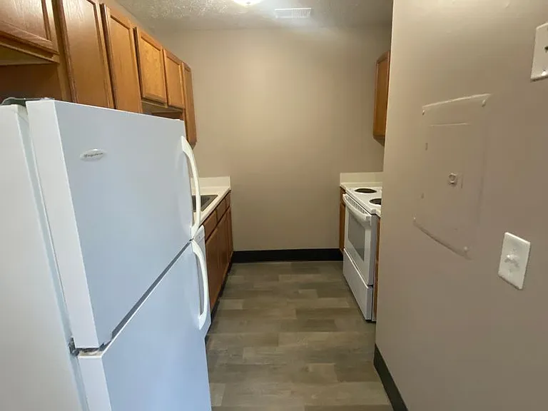 Southdale Square Apartments — Photo 38