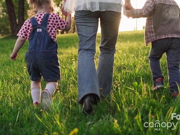 4th image of 632 Patterson Farm Rd