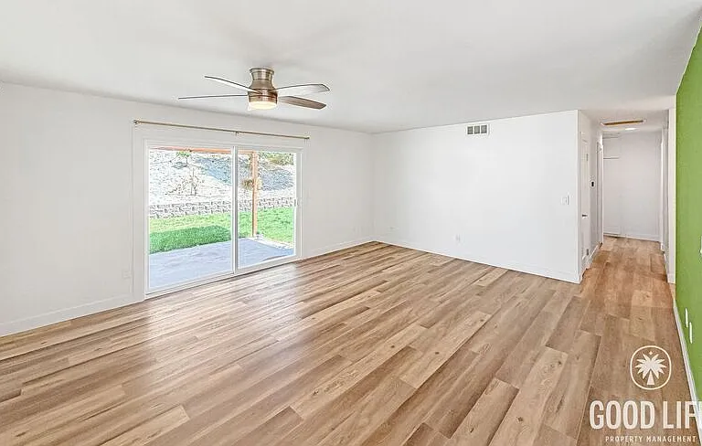 9458 Cathywood Dr — Photo 4