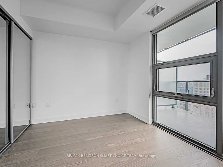 11 Wellesley St W #2506 — Photo 15