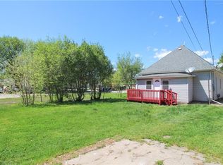 2405 E Walnut St, Des Moines, IA 50317