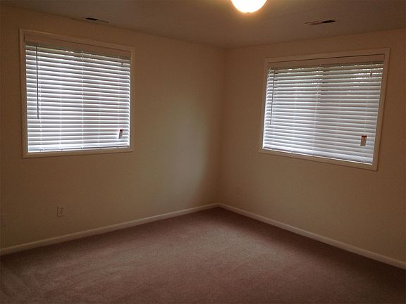 3rd image of 139 Green St APT 02