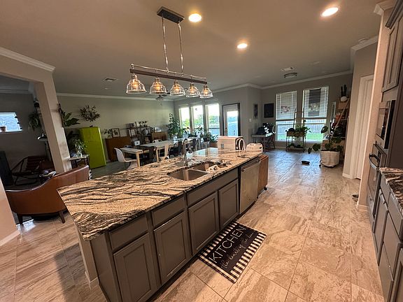 4th image of 2029 Horatio St