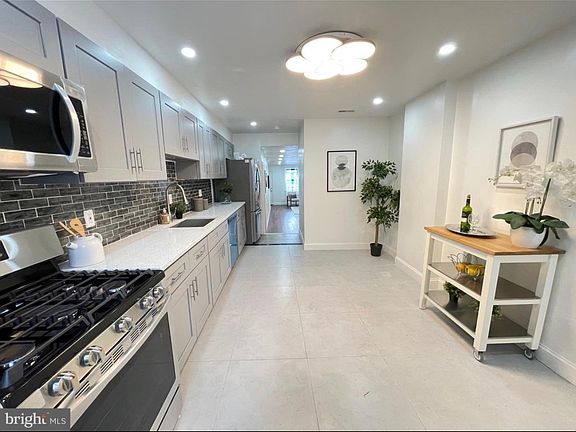 2nd image of 955 N 6th St #1