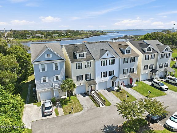3rd image of 1800 Bay Street #206