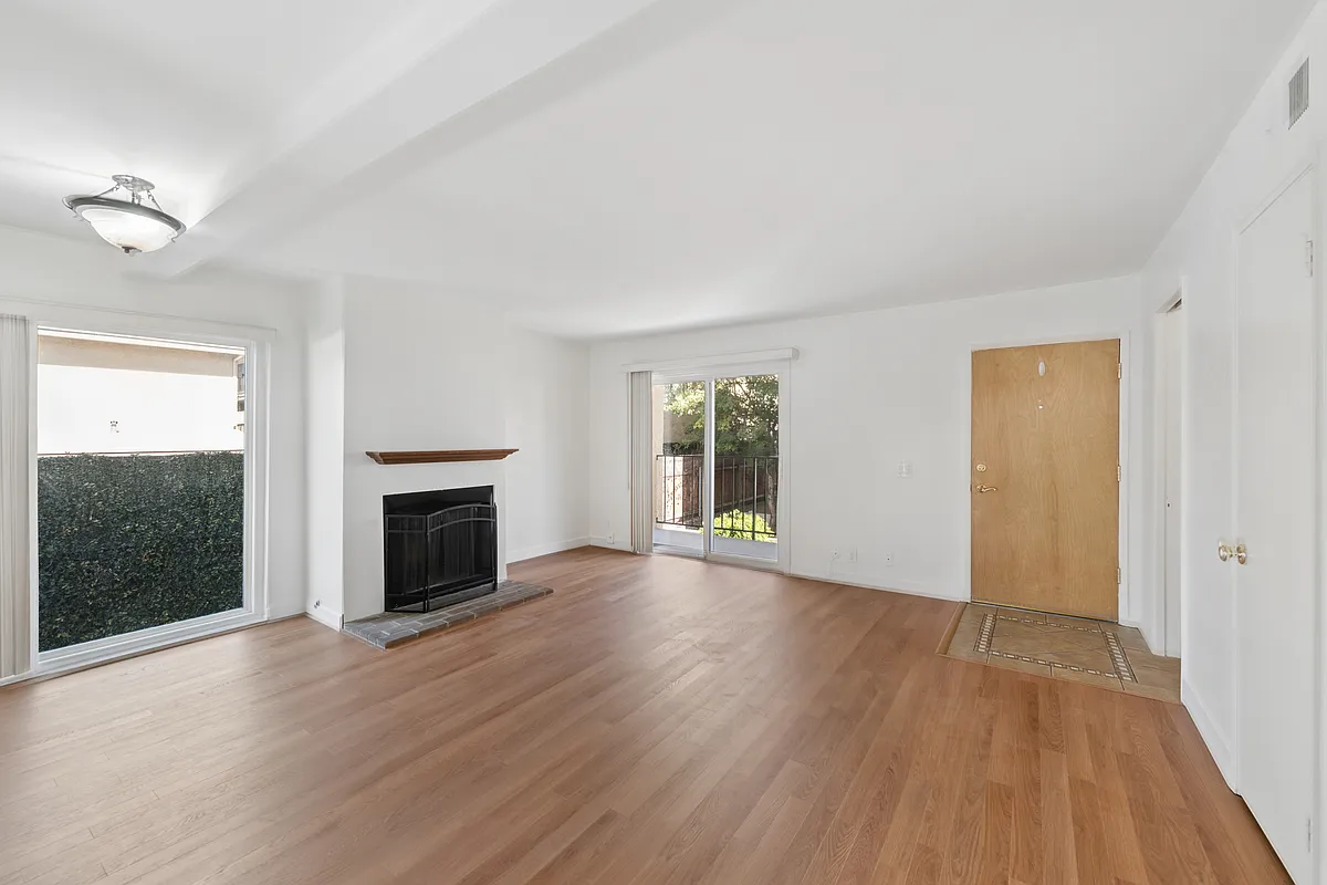 Building Photo - 2429 Oswego St #B